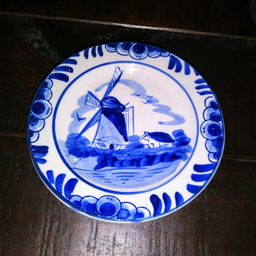 Hand painted little plate-Holland